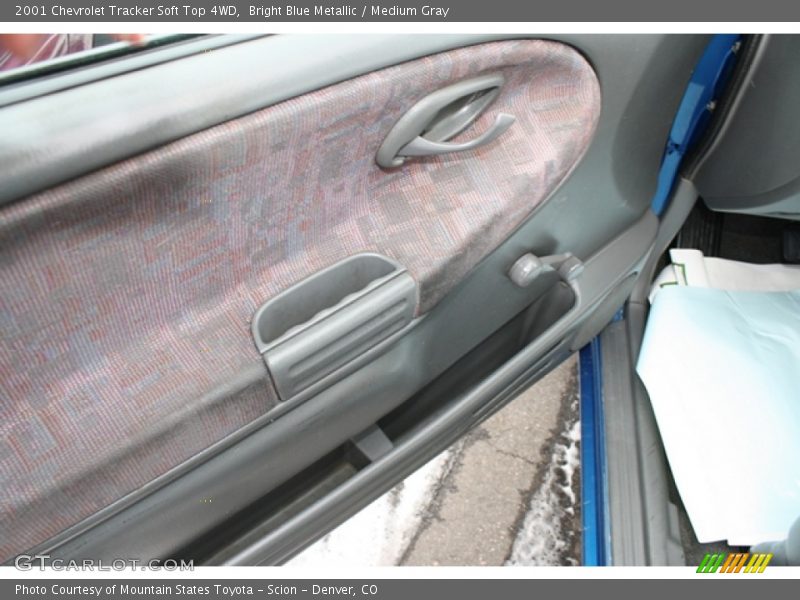 Bright Blue Metallic / Medium Gray 2001 Chevrolet Tracker Soft Top 4WD