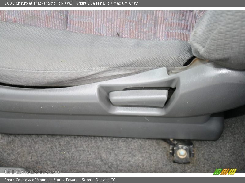 Bright Blue Metallic / Medium Gray 2001 Chevrolet Tracker Soft Top 4WD