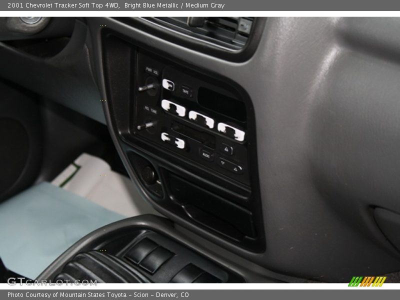 Bright Blue Metallic / Medium Gray 2001 Chevrolet Tracker Soft Top 4WD