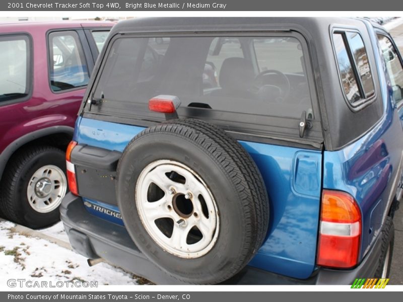 Bright Blue Metallic / Medium Gray 2001 Chevrolet Tracker Soft Top 4WD