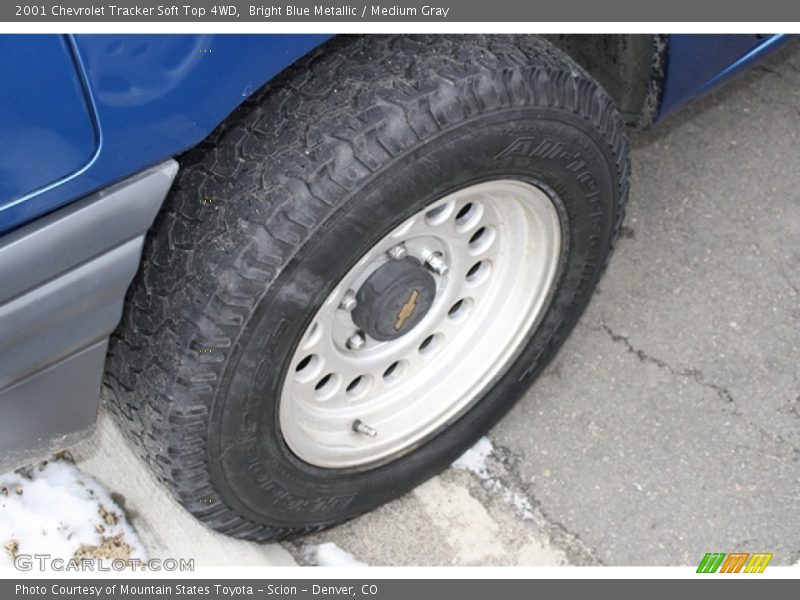 Bright Blue Metallic / Medium Gray 2001 Chevrolet Tracker Soft Top 4WD