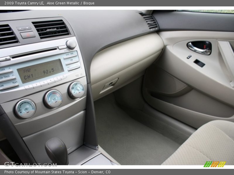 Aloe Green Metallic / Bisque 2009 Toyota Camry LE