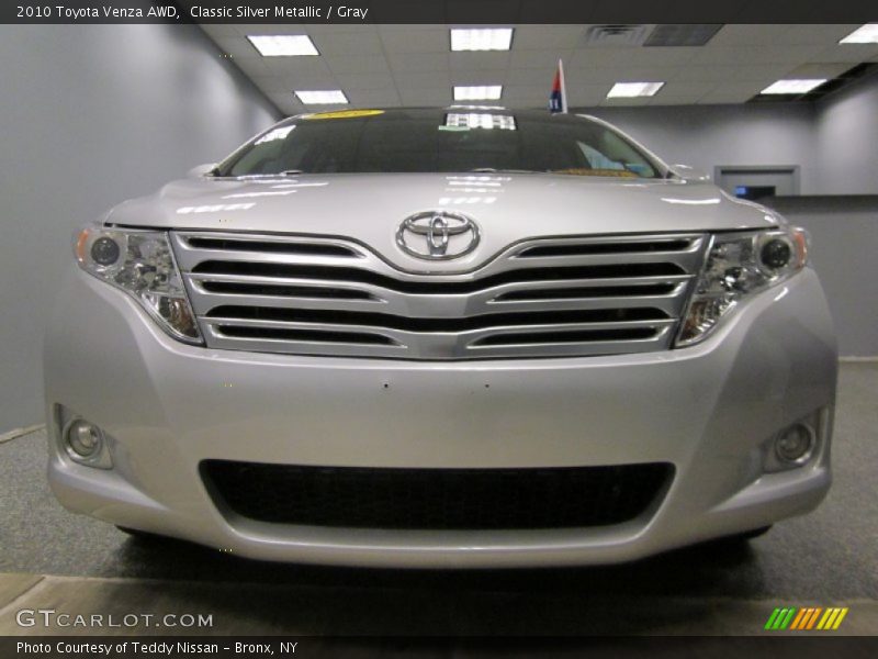Classic Silver Metallic / Gray 2010 Toyota Venza AWD