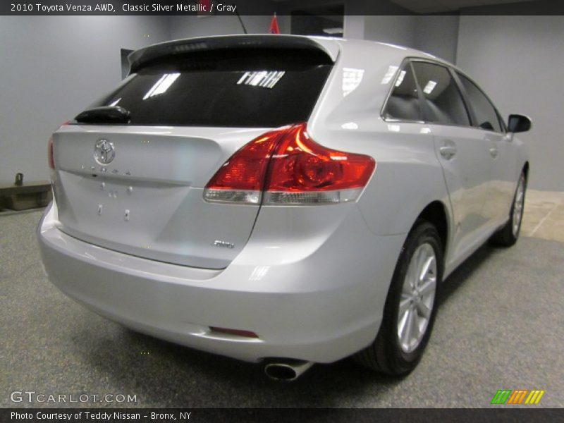 Classic Silver Metallic / Gray 2010 Toyota Venza AWD