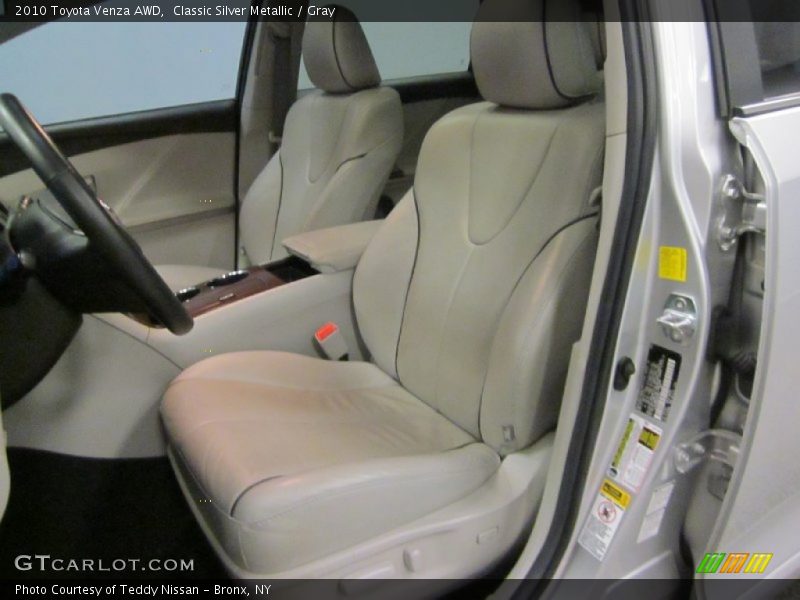 Classic Silver Metallic / Gray 2010 Toyota Venza AWD
