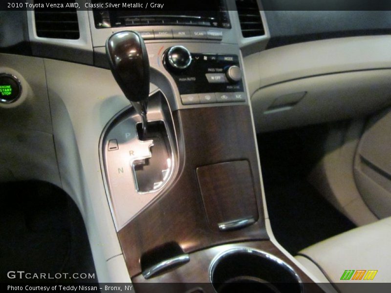 Classic Silver Metallic / Gray 2010 Toyota Venza AWD