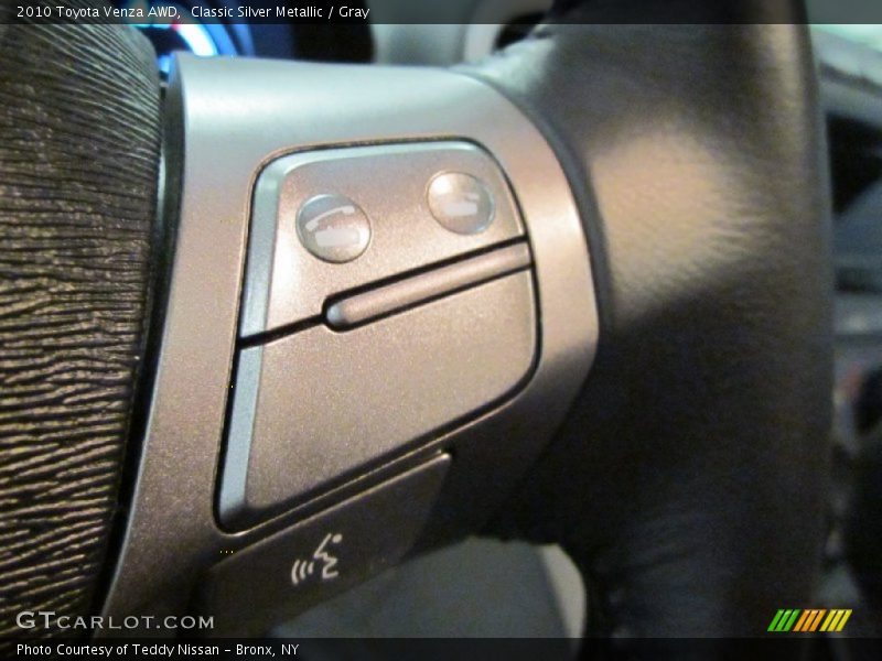 Classic Silver Metallic / Gray 2010 Toyota Venza AWD