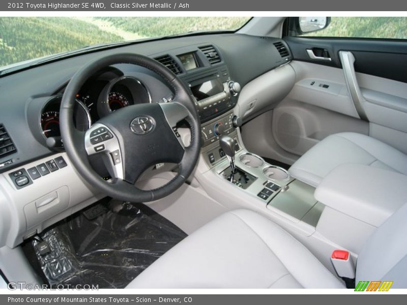  2012 Highlander SE 4WD Ash Interior