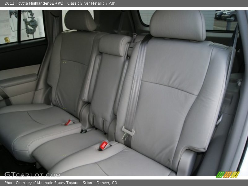  2012 Highlander SE 4WD Ash Interior