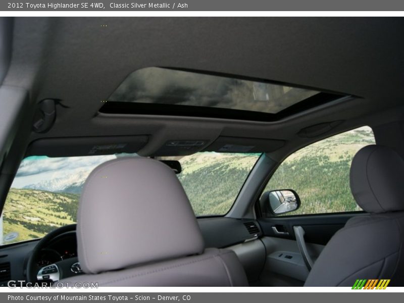 Classic Silver Metallic / Ash 2012 Toyota Highlander SE 4WD