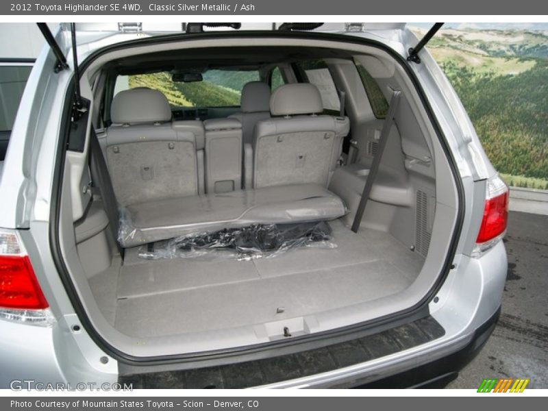 Classic Silver Metallic / Ash 2012 Toyota Highlander SE 4WD