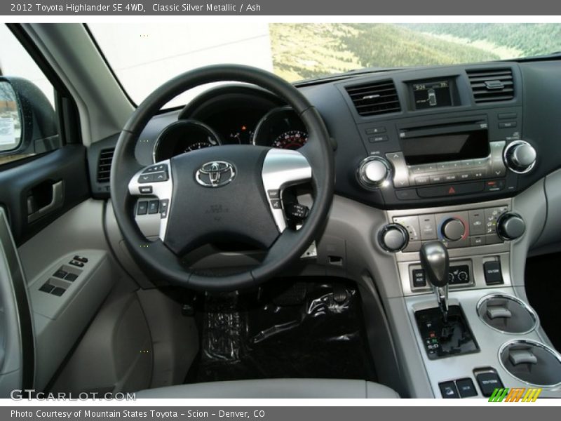 Classic Silver Metallic / Ash 2012 Toyota Highlander SE 4WD