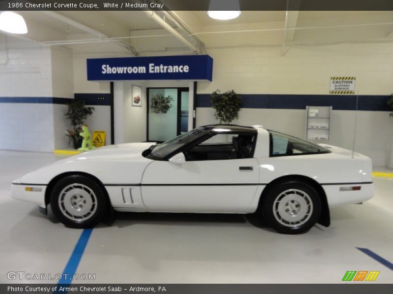 White / Medium Gray 1986 Chevrolet Corvette Coupe