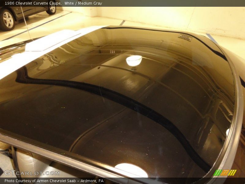 Sunroof of 1986 Corvette Coupe