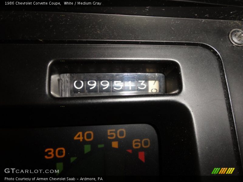 White / Medium Gray 1986 Chevrolet Corvette Coupe
