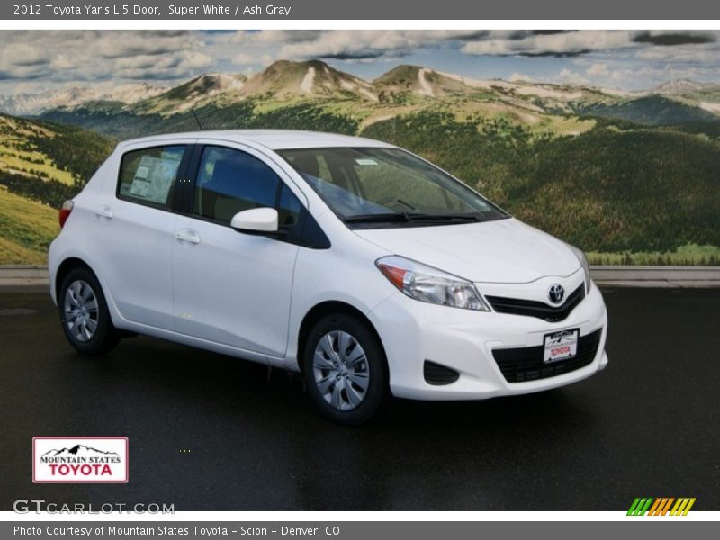 Super White / Ash Gray 2012 Toyota Yaris L 5 Door