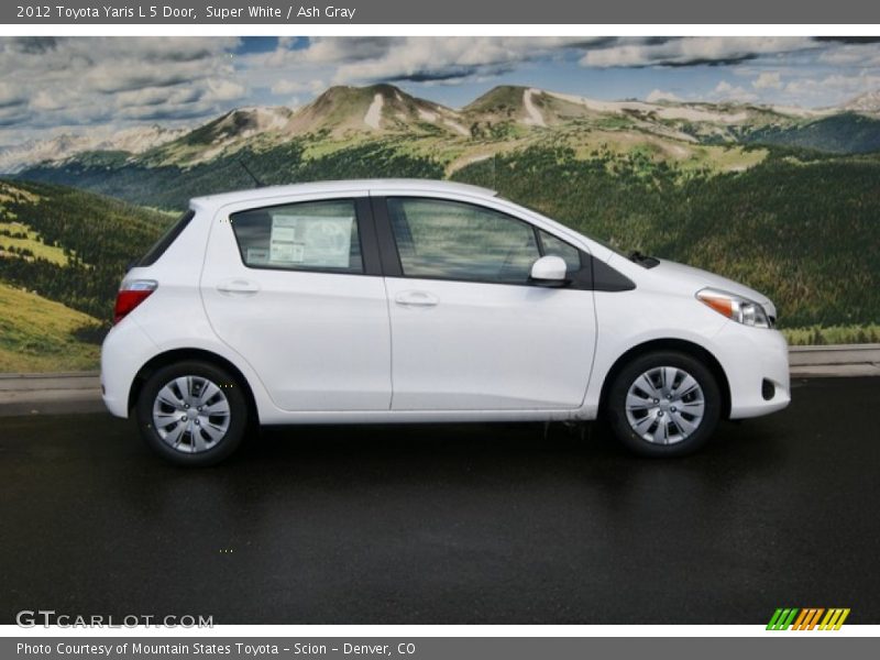  2012 Yaris L 5 Door Super White