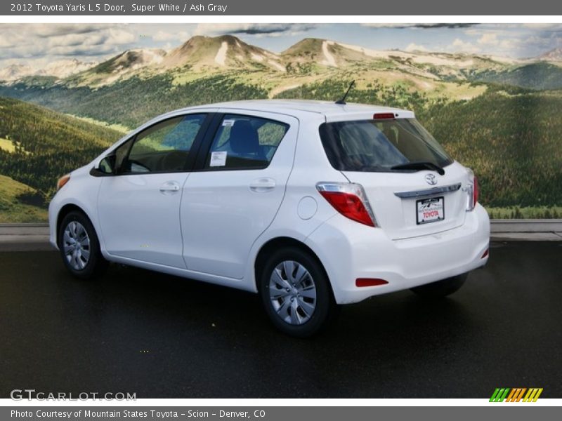 Super White / Ash Gray 2012 Toyota Yaris L 5 Door