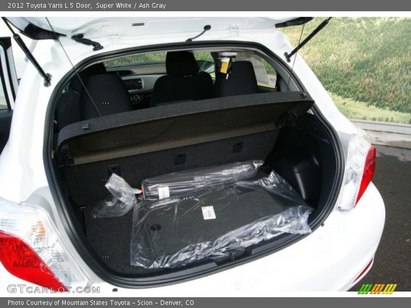 Super White / Ash Gray 2012 Toyota Yaris L 5 Door