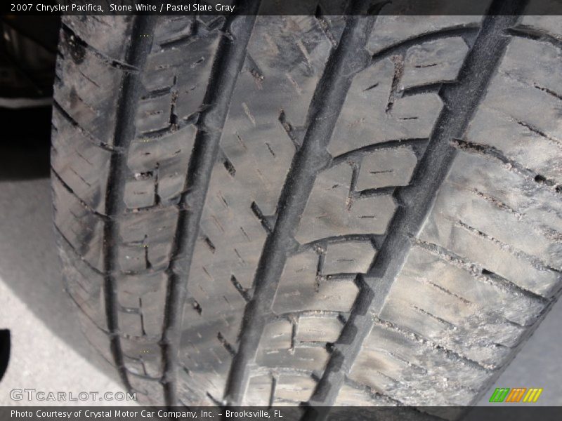 Stone White / Pastel Slate Gray 2007 Chrysler Pacifica