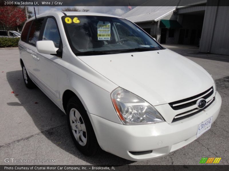 White / Gray 2006 Kia Sedona LX