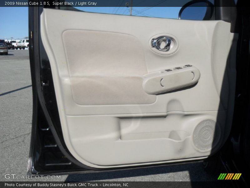 Super Black / Light Gray 2009 Nissan Cube 1.8 S