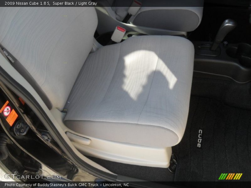 Super Black / Light Gray 2009 Nissan Cube 1.8 S