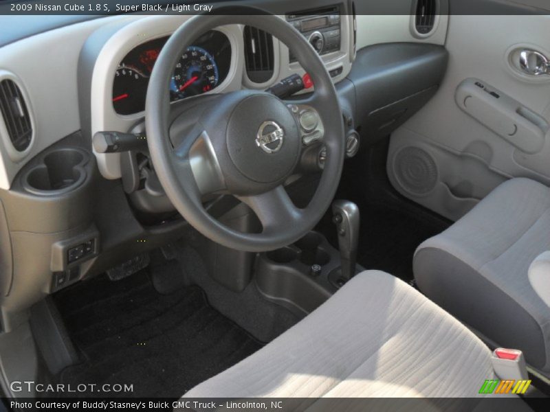 Super Black / Light Gray 2009 Nissan Cube 1.8 S