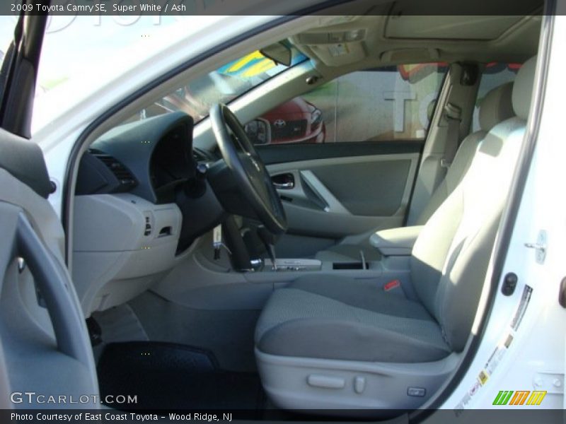 Super White / Ash 2009 Toyota Camry SE