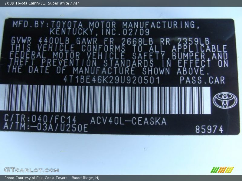 Super White / Ash 2009 Toyota Camry SE