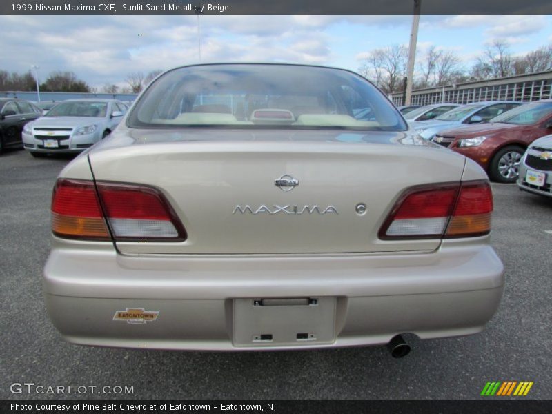 Sunlit Sand Metallic / Beige 1999 Nissan Maxima GXE