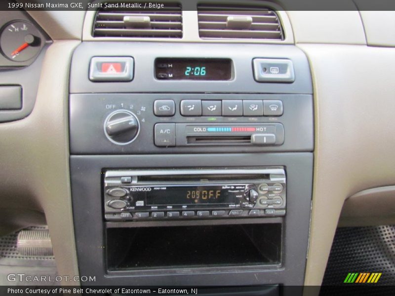 Sunlit Sand Metallic / Beige 1999 Nissan Maxima GXE