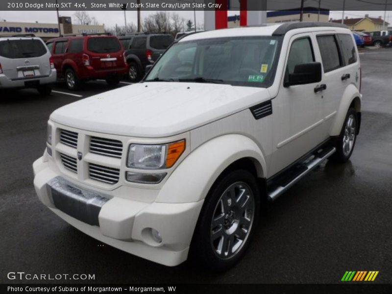 Front 3/4 View of 2010 Nitro SXT 4x4