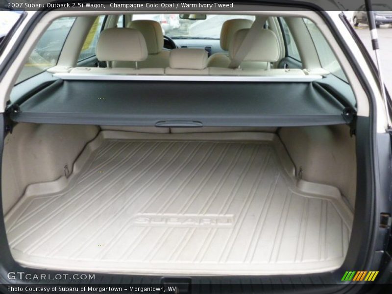 Champagne Gold Opal / Warm Ivory Tweed 2007 Subaru Outback 2.5i Wagon