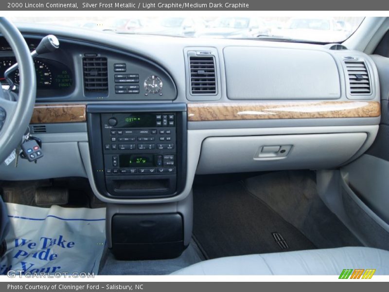 Silver Frost Metallic / Light Graphite/Medium Dark Graphite 2000 Lincoln Continental