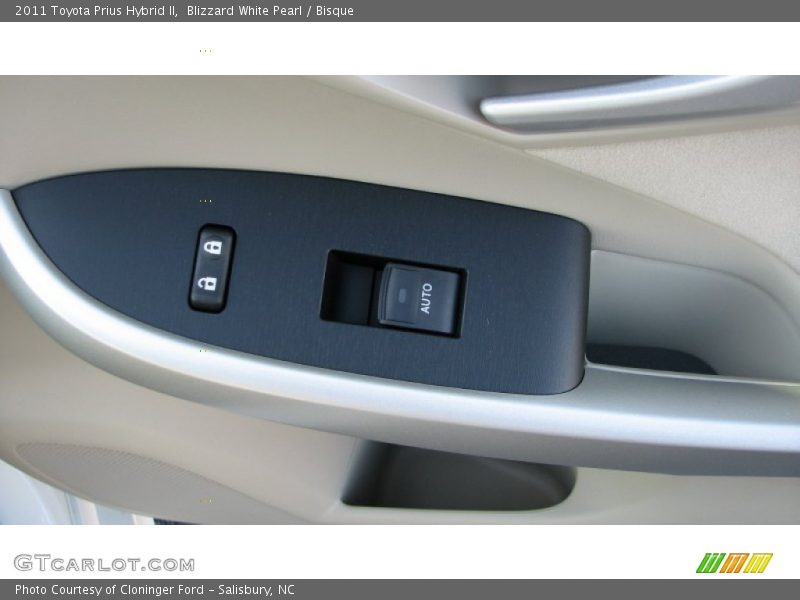 Blizzard White Pearl / Bisque 2011 Toyota Prius Hybrid II