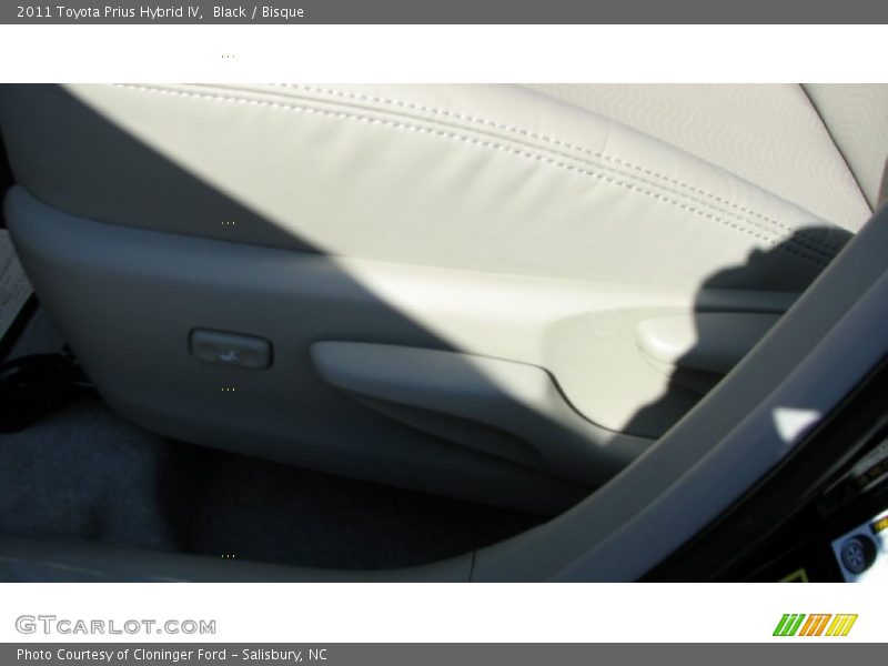 Black / Bisque 2011 Toyota Prius Hybrid IV