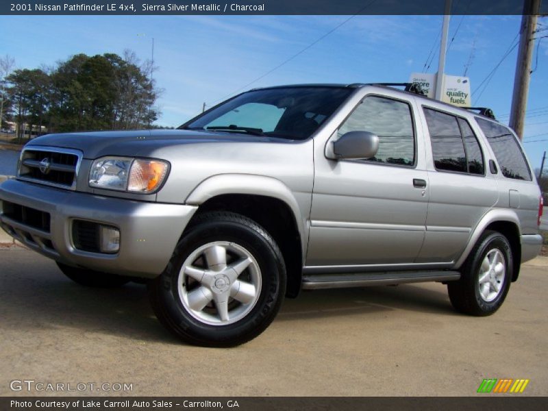 Sierra Silver Metallic / Charcoal 2001 Nissan Pathfinder LE 4x4