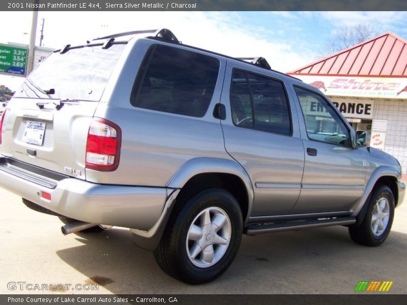 Sierra Silver Metallic / Charcoal 2001 Nissan Pathfinder LE 4x4