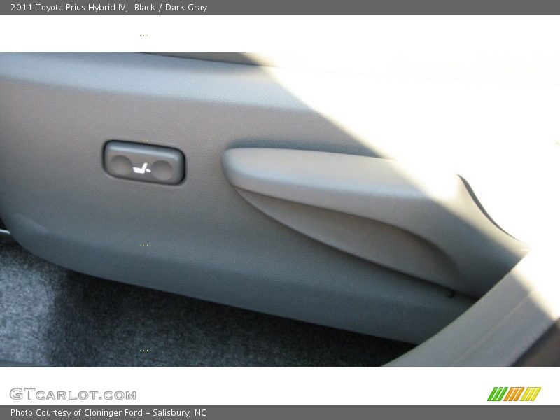 Black / Dark Gray 2011 Toyota Prius Hybrid IV
