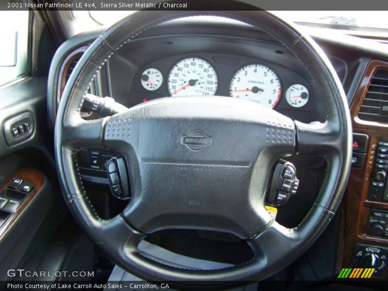 Sierra Silver Metallic / Charcoal 2001 Nissan Pathfinder LE 4x4