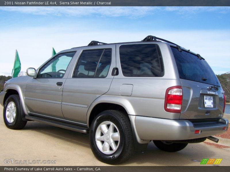 Sierra Silver Metallic / Charcoal 2001 Nissan Pathfinder LE 4x4