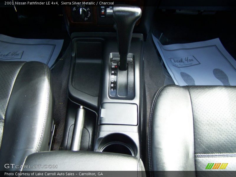 Sierra Silver Metallic / Charcoal 2001 Nissan Pathfinder LE 4x4