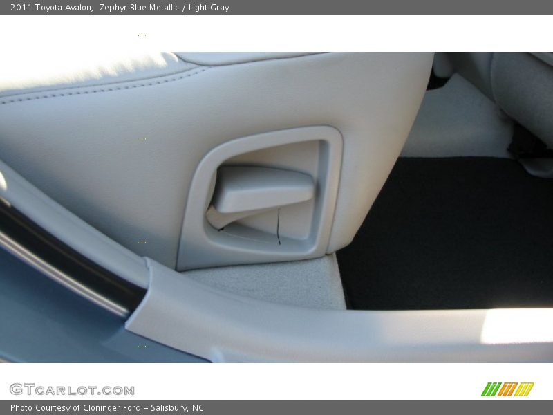 Zephyr Blue Metallic / Light Gray 2011 Toyota Avalon