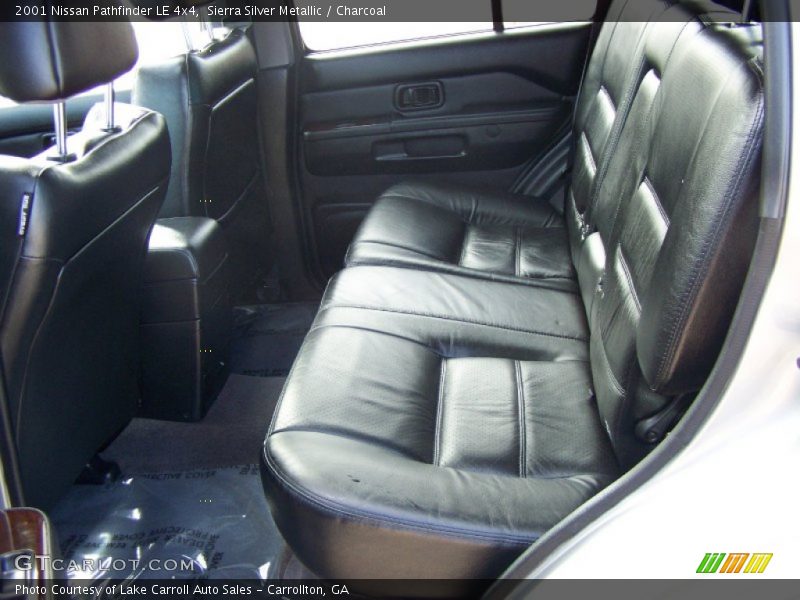 Sierra Silver Metallic / Charcoal 2001 Nissan Pathfinder LE 4x4