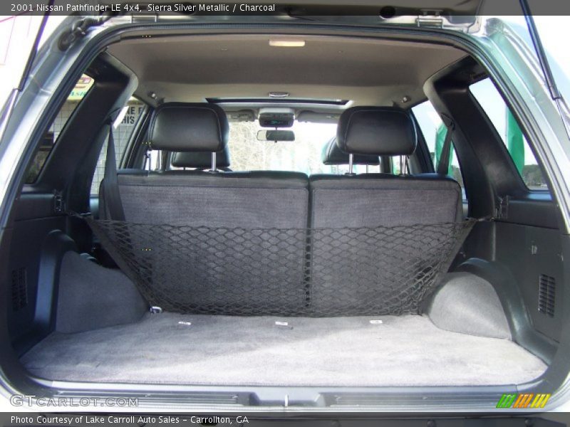  2001 Pathfinder LE 4x4 Trunk