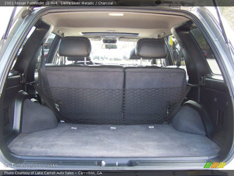 Sierra Silver Metallic / Charcoal 2001 Nissan Pathfinder LE 4x4