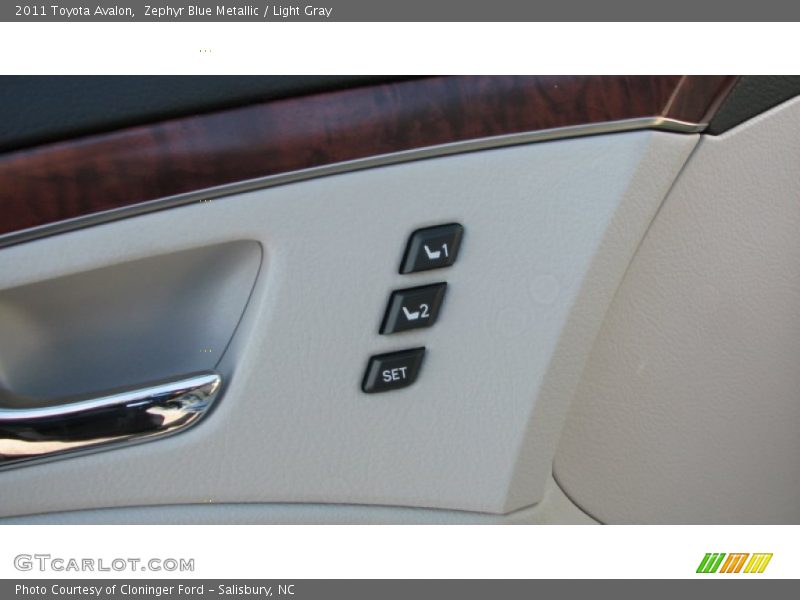 Zephyr Blue Metallic / Light Gray 2011 Toyota Avalon