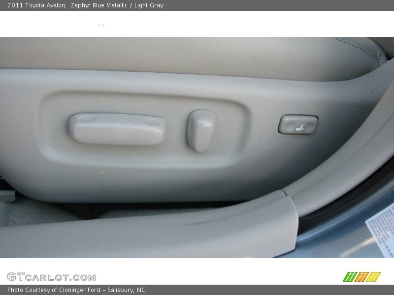 Zephyr Blue Metallic / Light Gray 2011 Toyota Avalon