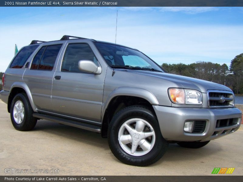 Front 3/4 View of 2001 Pathfinder LE 4x4